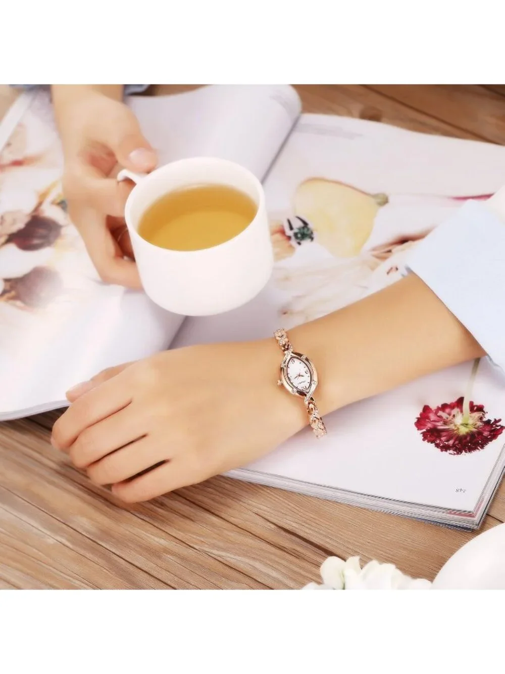 Women's Gold Bezel with Crystals Dial Bracelet Strap Diamonds Waterproof Watches